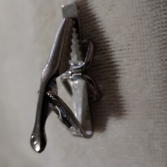 Vintage Men's Unique Buckle Style Tie Stay Silver 1.25" - Picture 3 of 3